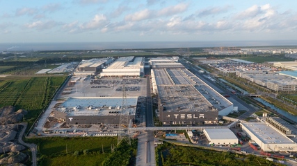特斯拉中国的“东方智造”赴约进博会 一站式打卡上海超级工厂